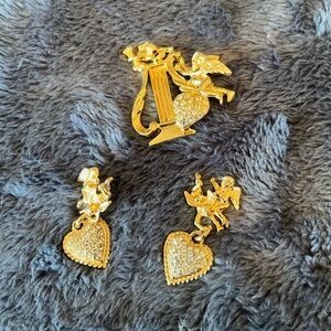 Vtg Premier Gold Angel Heart Brooch with Matching Earrings